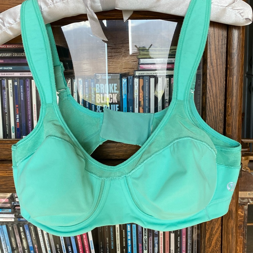 Vintage LULULEMON Underwire Bra Mint Colour 36C